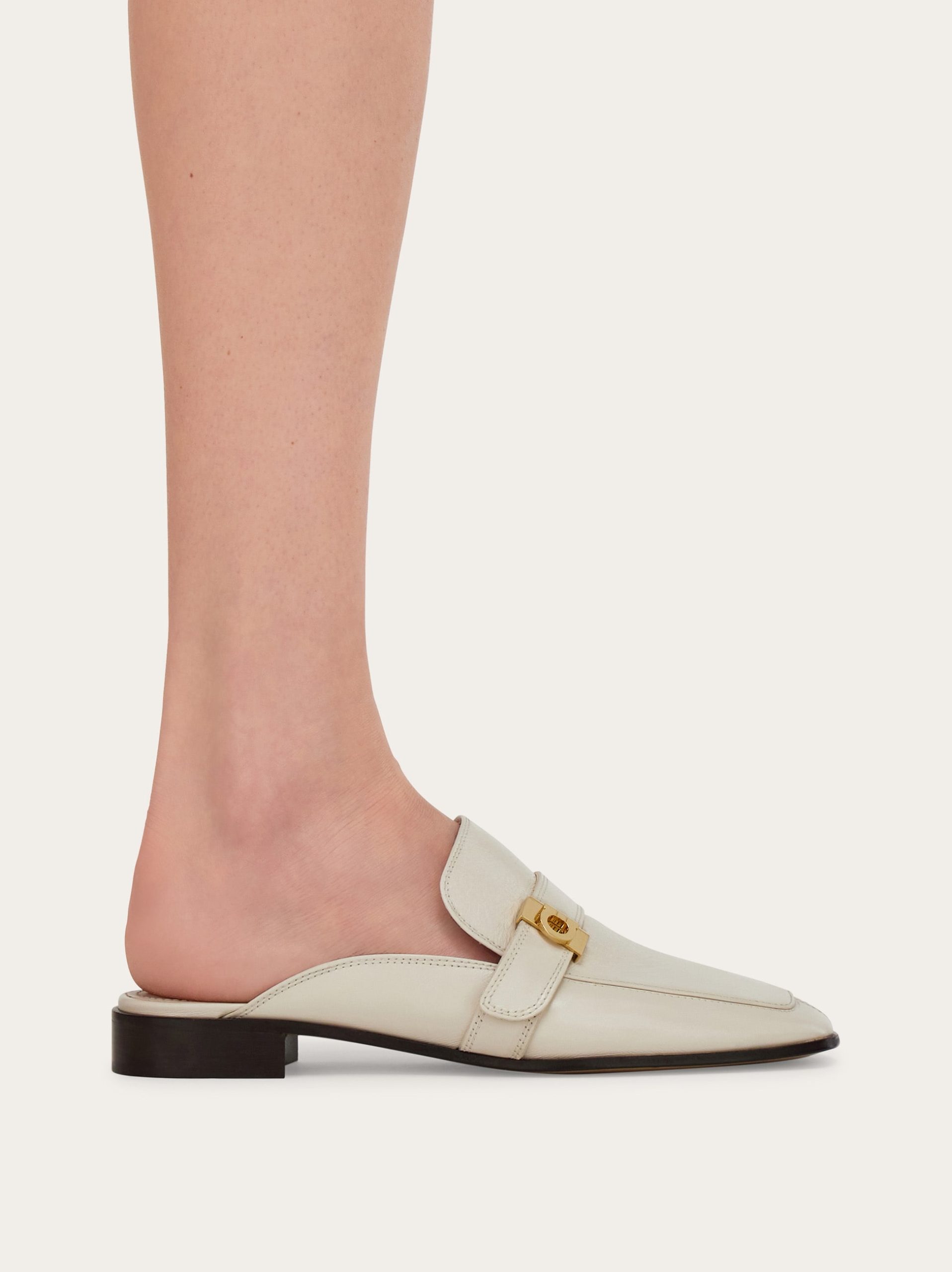 Ferragamo Hug buckle mule - Image 6